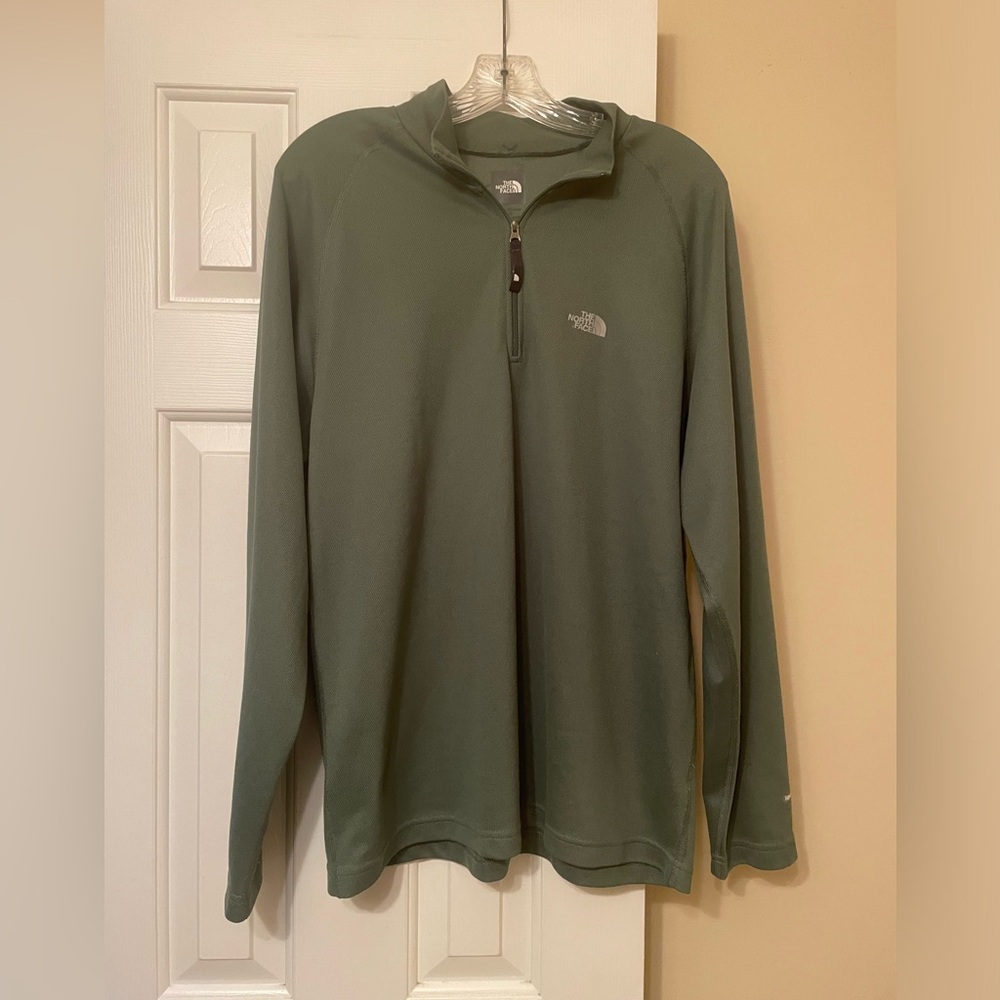 The North Face Tech Glacier 3/4 Zip Sweater in Olive Green size L